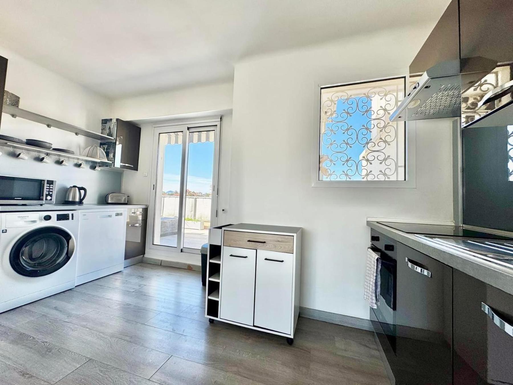 Bel 84m2 Avec Terrasse Et Parking Appartement *